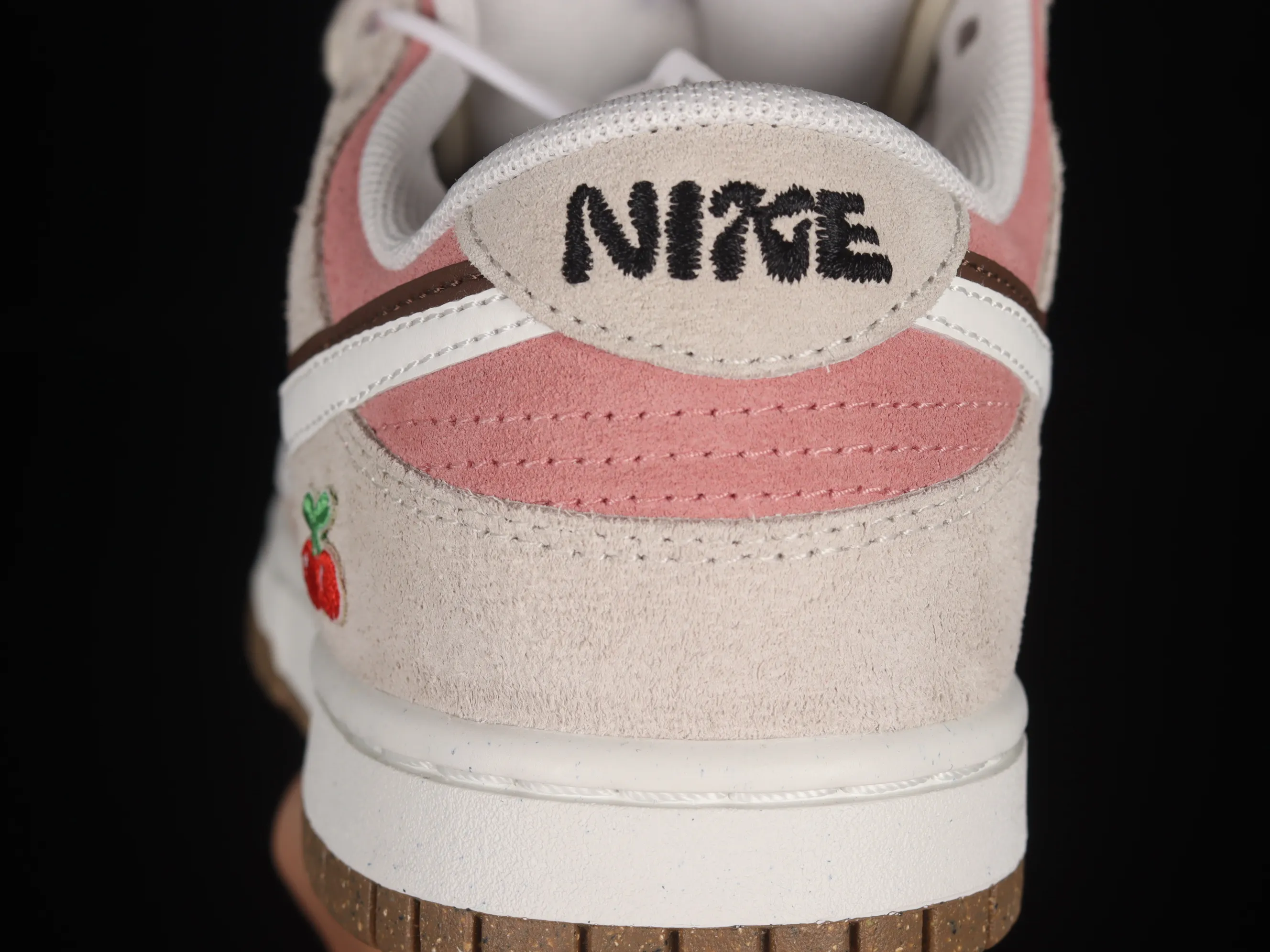 All categories Nk SB Dunk series Nk SB Dunk Low low-top sneakers Nk SB Dunk Low "85" cherry pink SB low-top sports and leisure sneakers DO9457-121